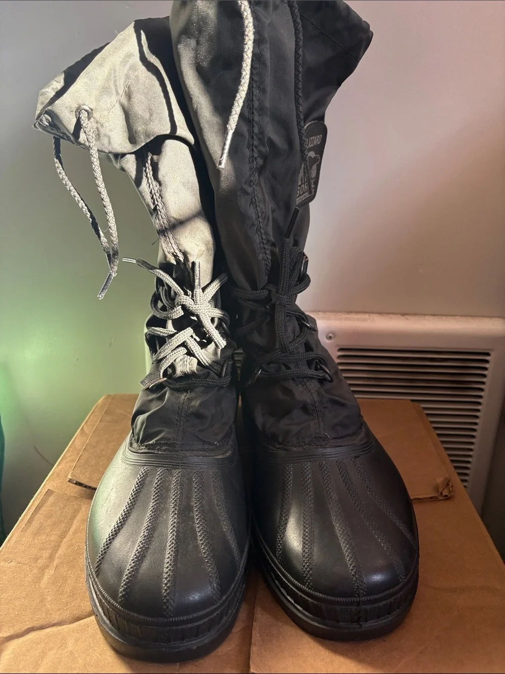 Sorel Black Blizzard Men's Insulated Lace-Up Snow Boots size 9